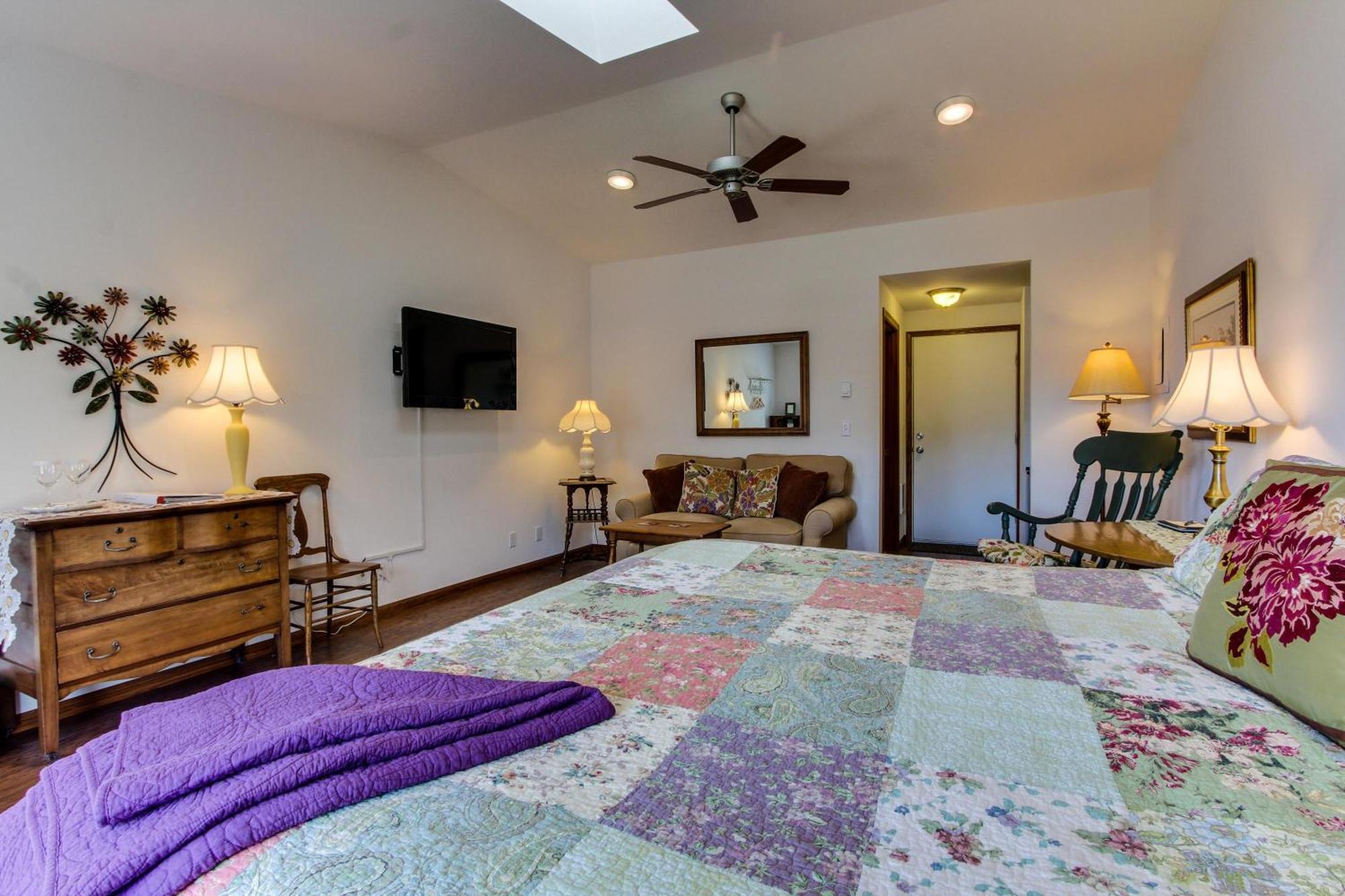 Ocean Cove Inn Yachats Room photo